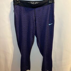 Nike Dri Fit Women’s Capri Leggings Size M
